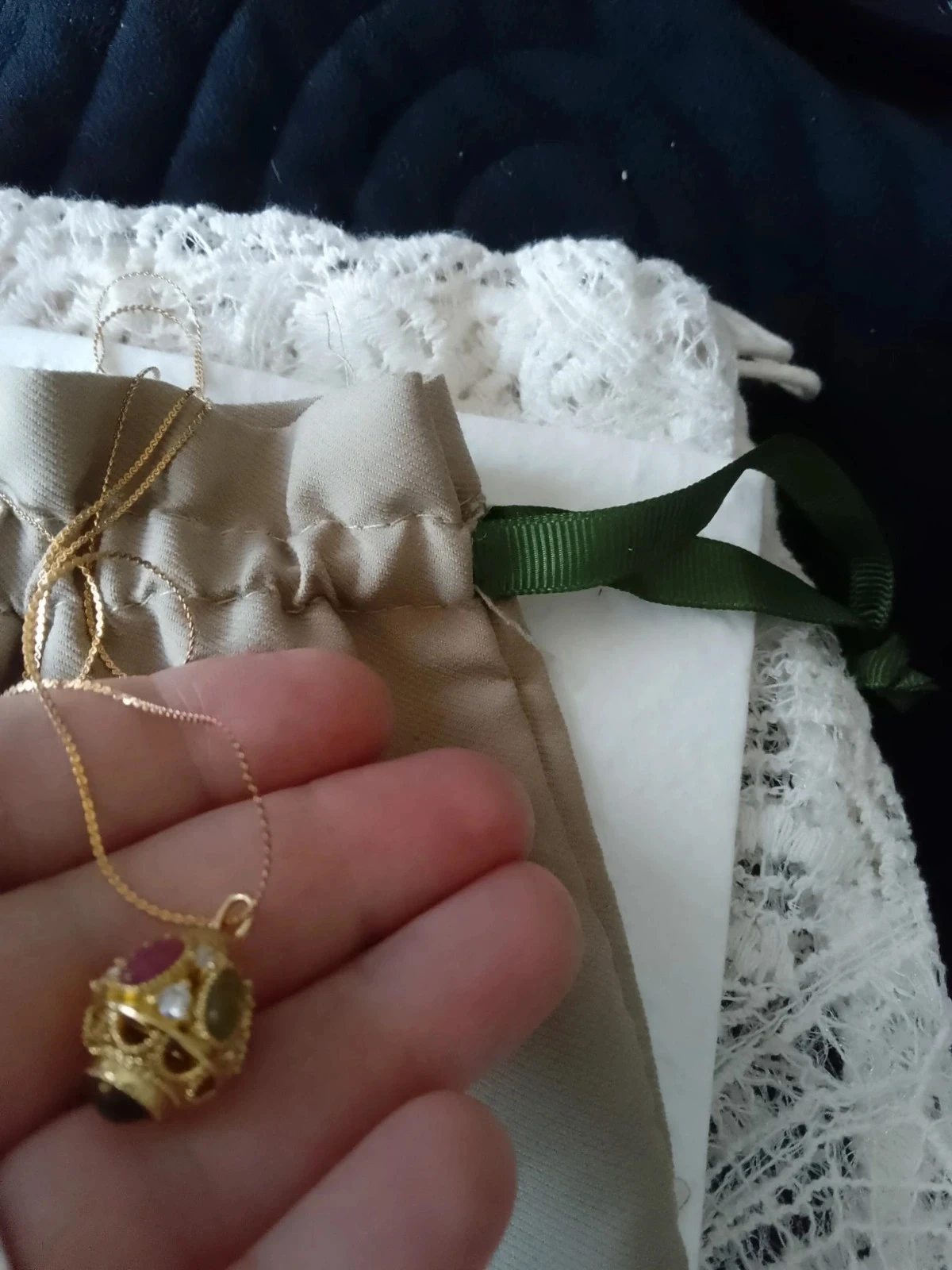 Goudkleurige talisman ketting met natuurlijke stenen Habaha – photo 6